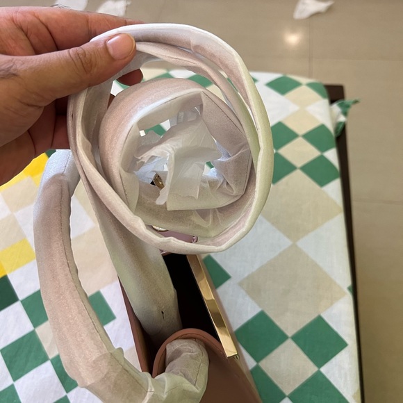 Brand new bag from Charles and Keith - Picture 3 of 9